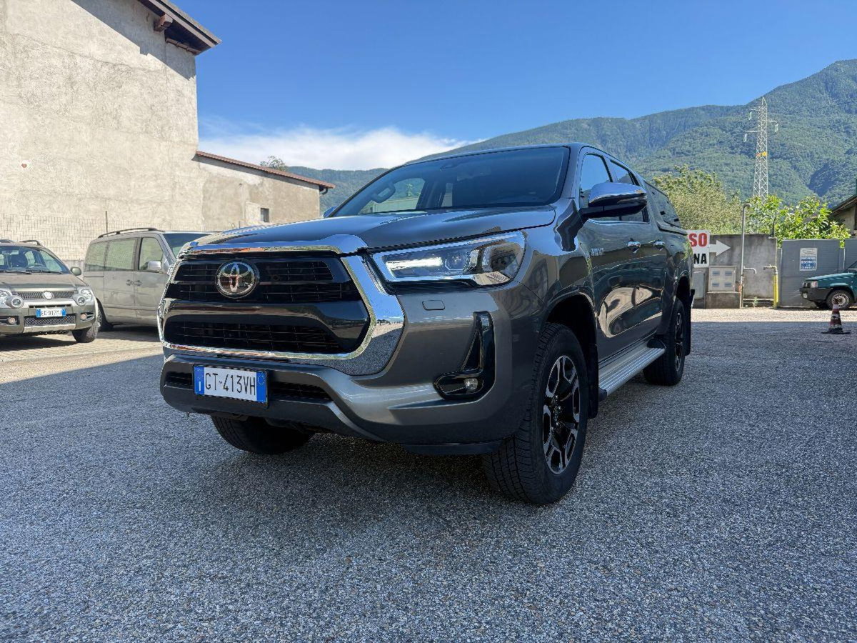 Toyota Hilux 2.d-4d SC 4xComfort (8)