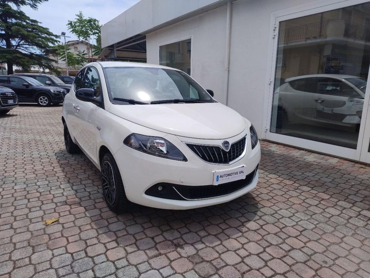 Lancia Ypsilon 1.0 FireFly 5 porte S&S Hybrid Gold Plus