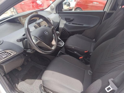 Lancia Ypsilon 1.0 FireFly 5 porte S&S Hybrid Gold Plus (10)