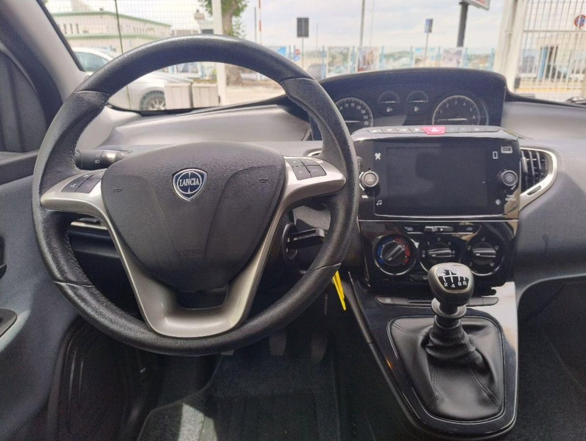 Lancia Ypsilon 1.0 FireFly 5 porte S&S Hybrid Gold Plus (12)
