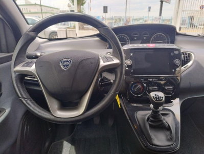 Lancia Ypsilon 1.0 FireFly 5 porte S&S Hybrid Gold Plus (12)