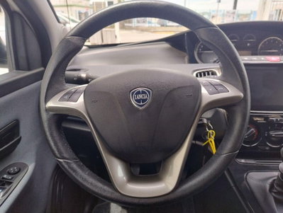Lancia Ypsilon 1.0 FireFly 5 porte S&S Hybrid Gold Plus (13)