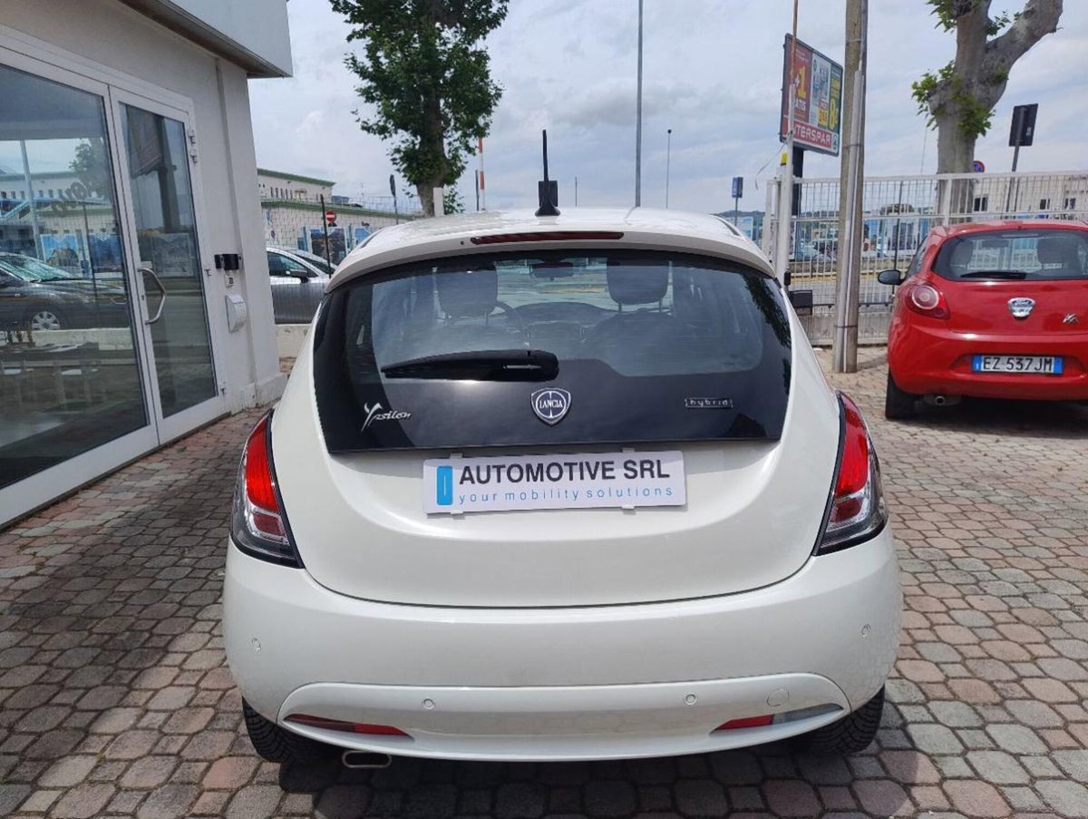 Lancia Ypsilon 1.0 FireFly 5 porte S&S Hybrid Gold Plus (3)
