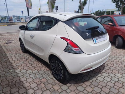 Lancia Ypsilon 1.0 FireFly 5 porte S&S Hybrid Gold Plus (4)