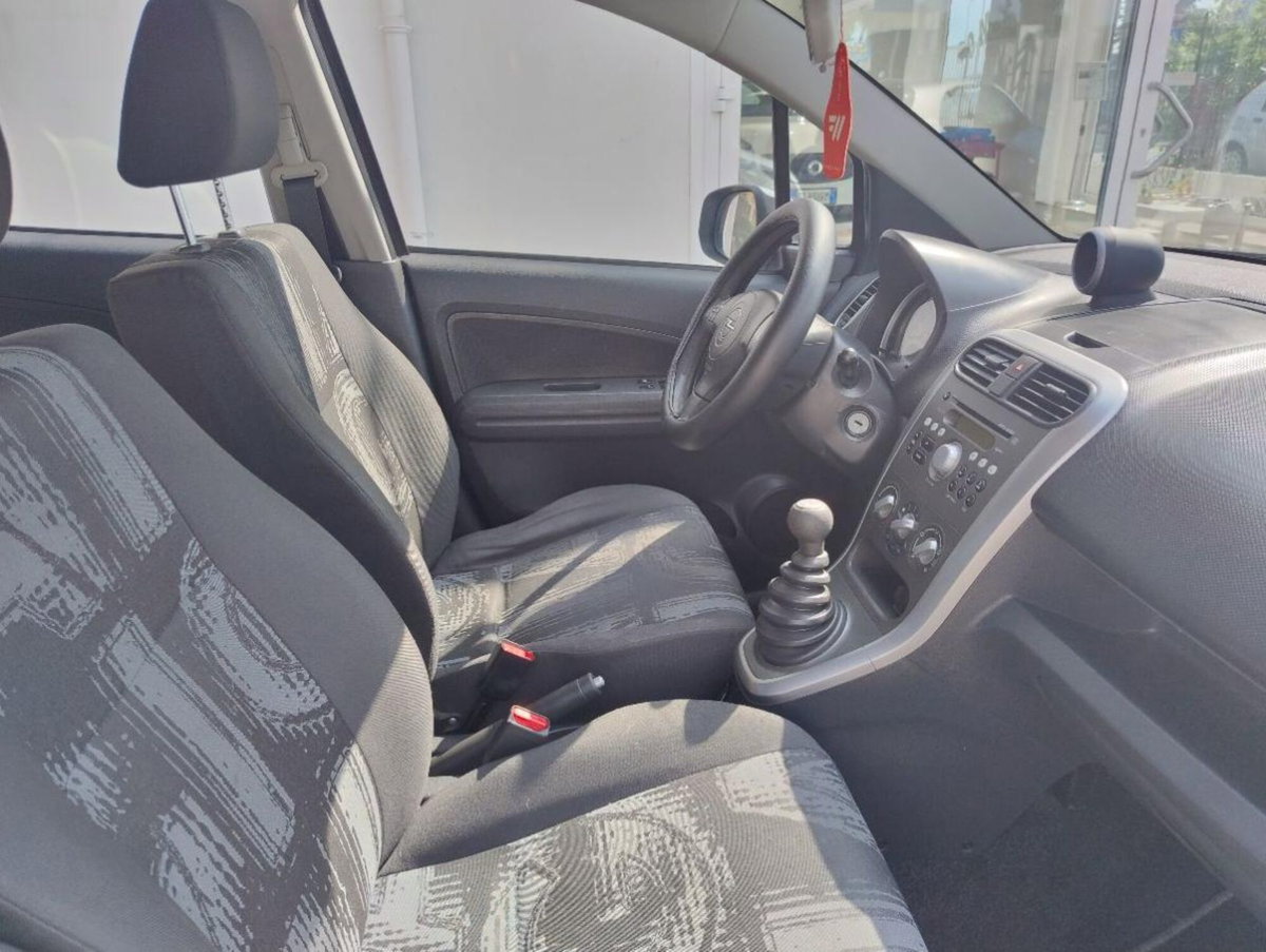 Opel Agila 1.0 12V 68CV Enjoy (17)