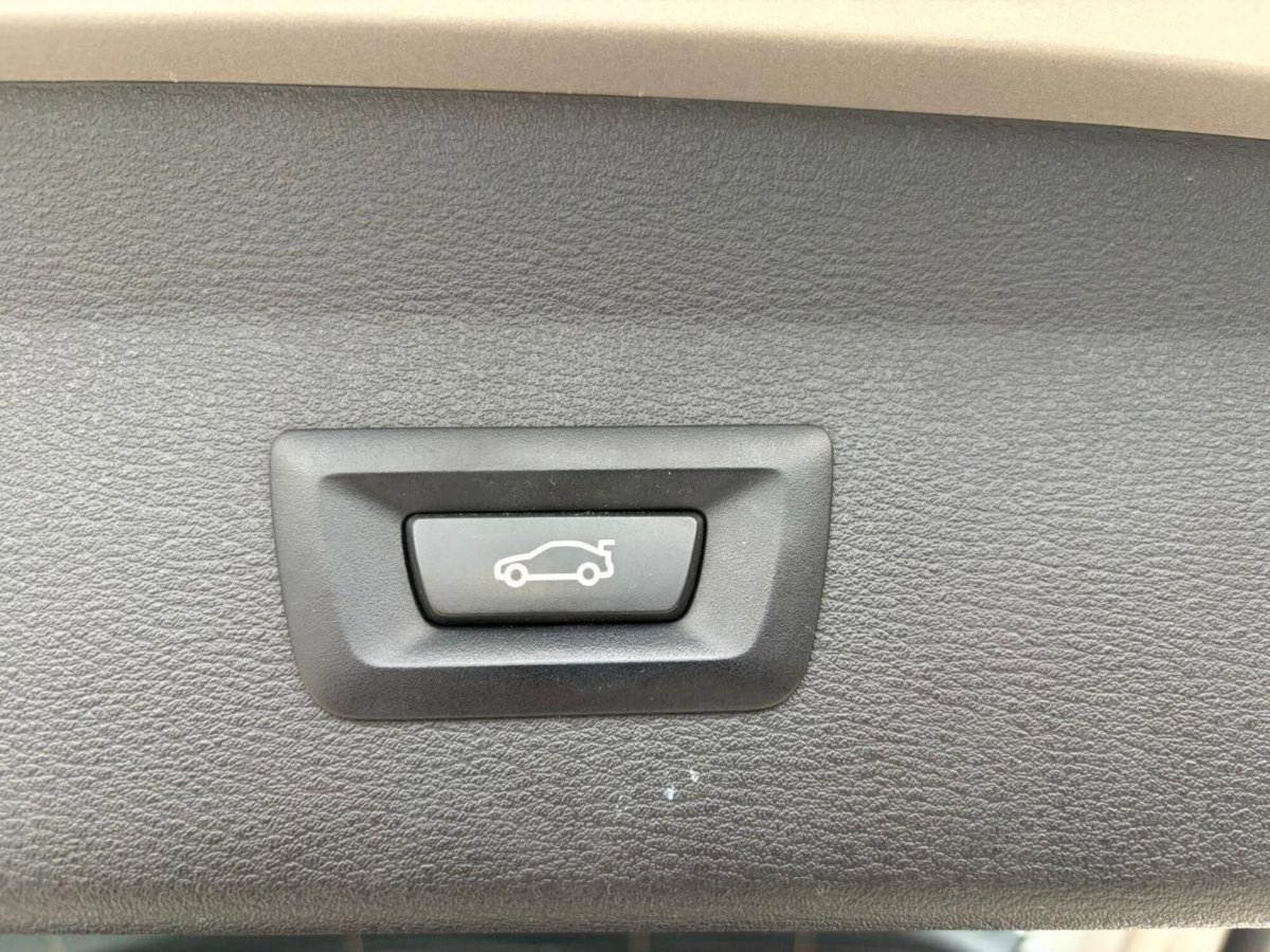 BMW X1 sDrive16d Advantage (17)
