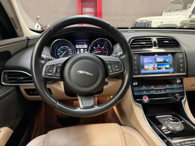 Jaguar XE 2.0 D Turbo 180CV aut. Prestige (11)