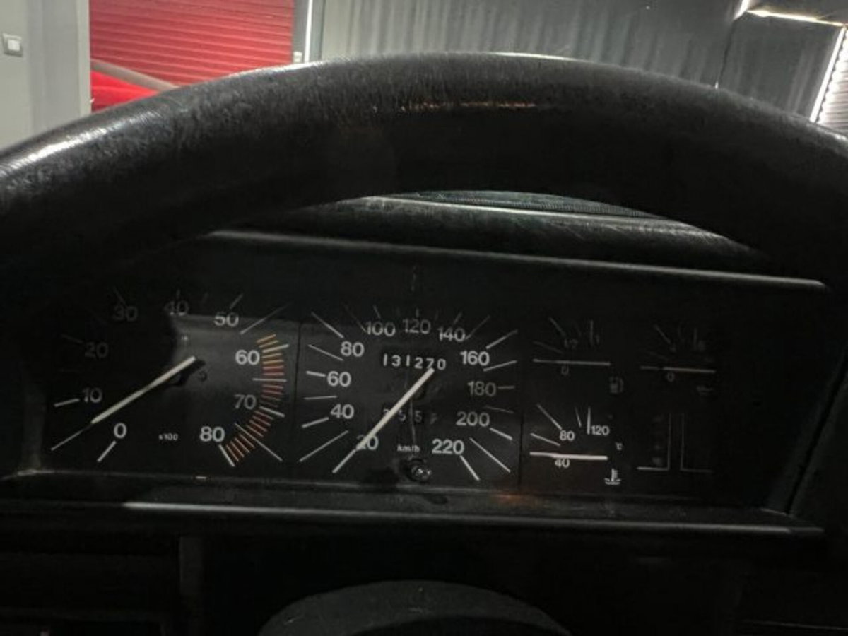 Alfa Romeo 75 1.6 (8)
