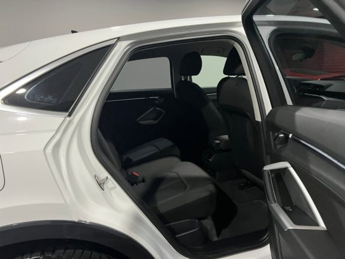Audi Q3 Sportback 35 TDI quattro S tronic Business Plus (11)