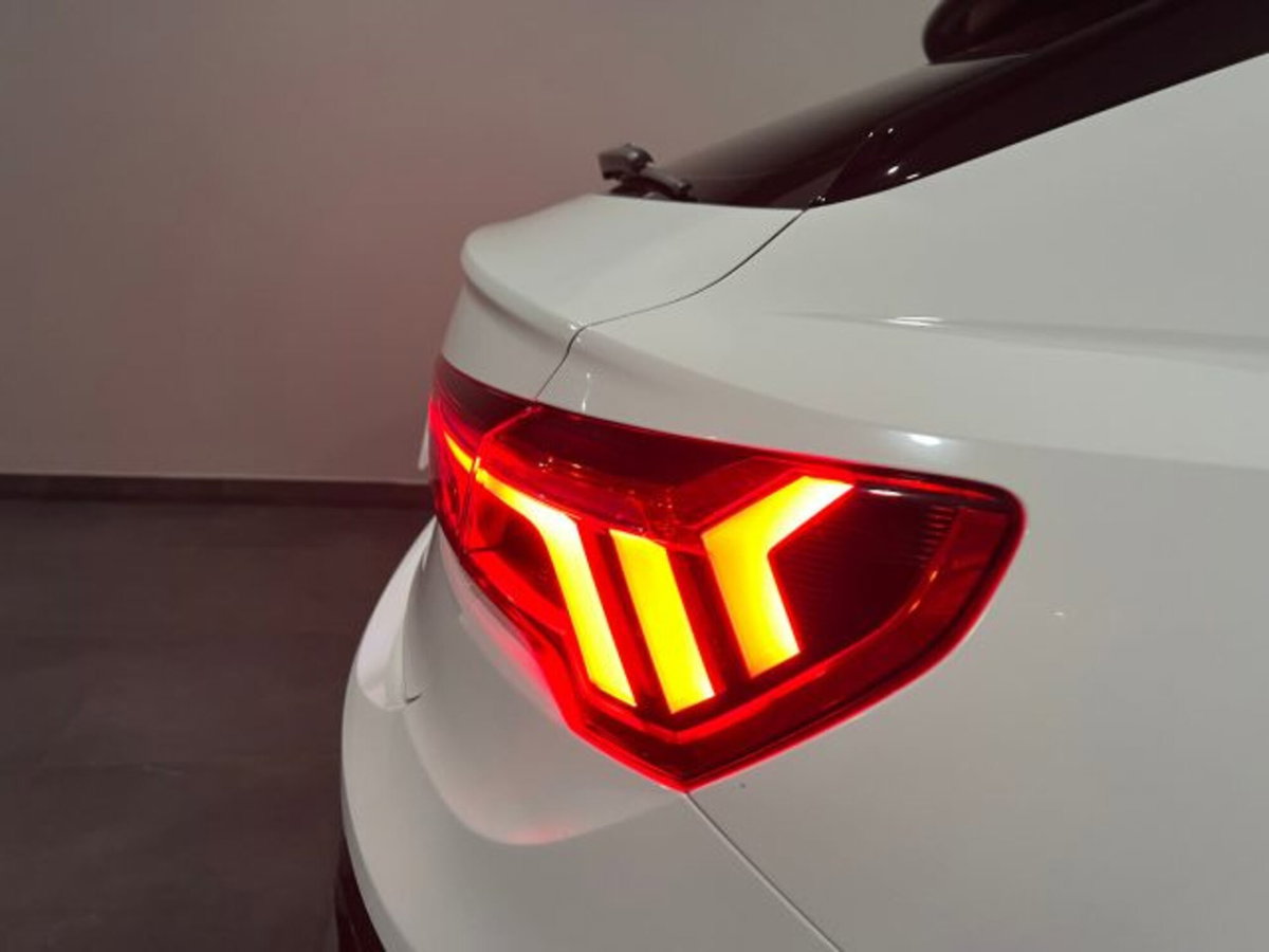 Audi Q3 Sportback 35 TDI quattro S tronic Business Plus (13)