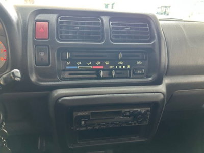 Suzuki Jimny 1.3i 16V cat 4WD JLX (15)