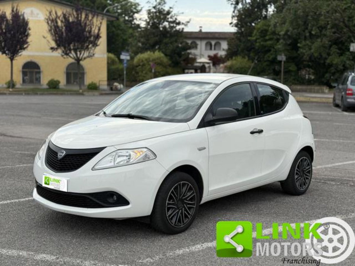Lancia Ypsilon 1.2 69 CV 5 porte Elefantino Blu