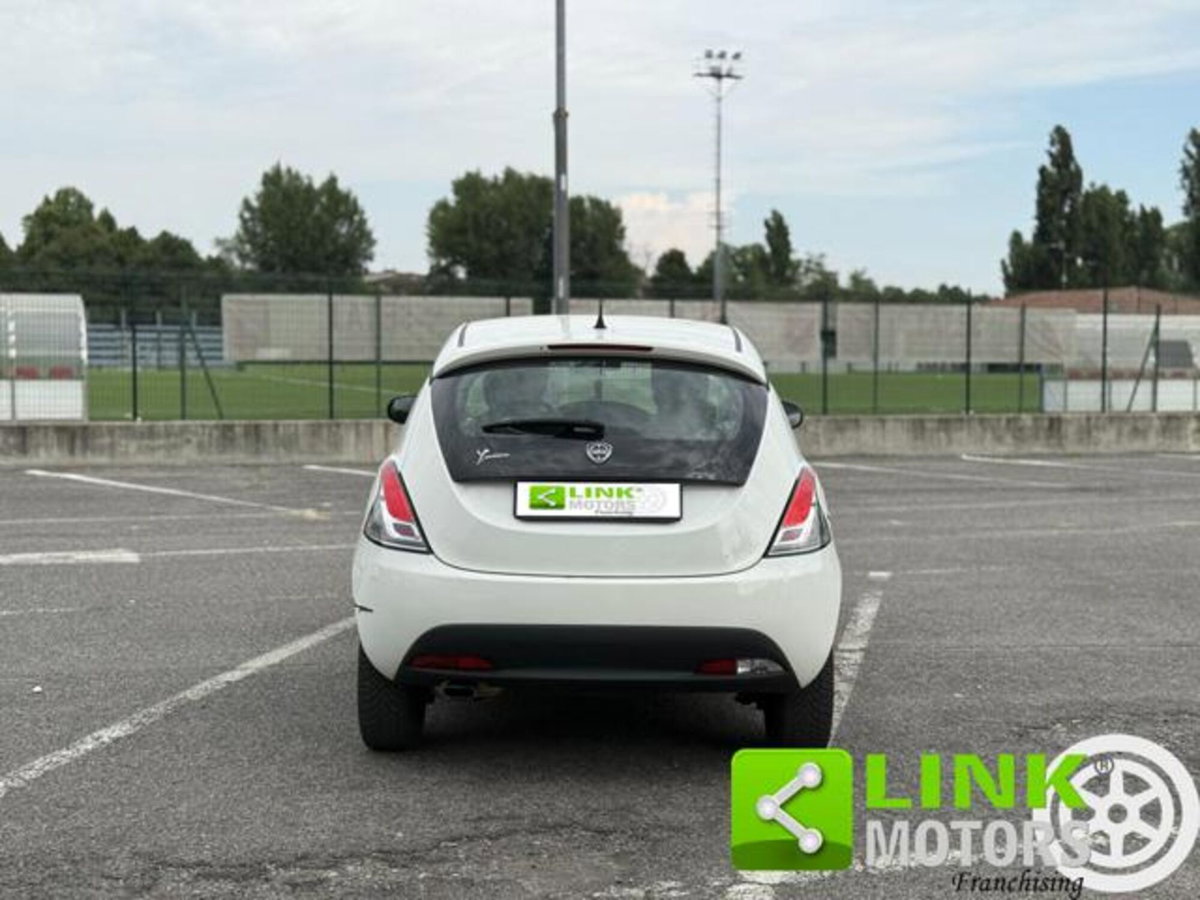 Lancia Ypsilon 1.2 69 CV 5 porte Elefantino Blu (10)