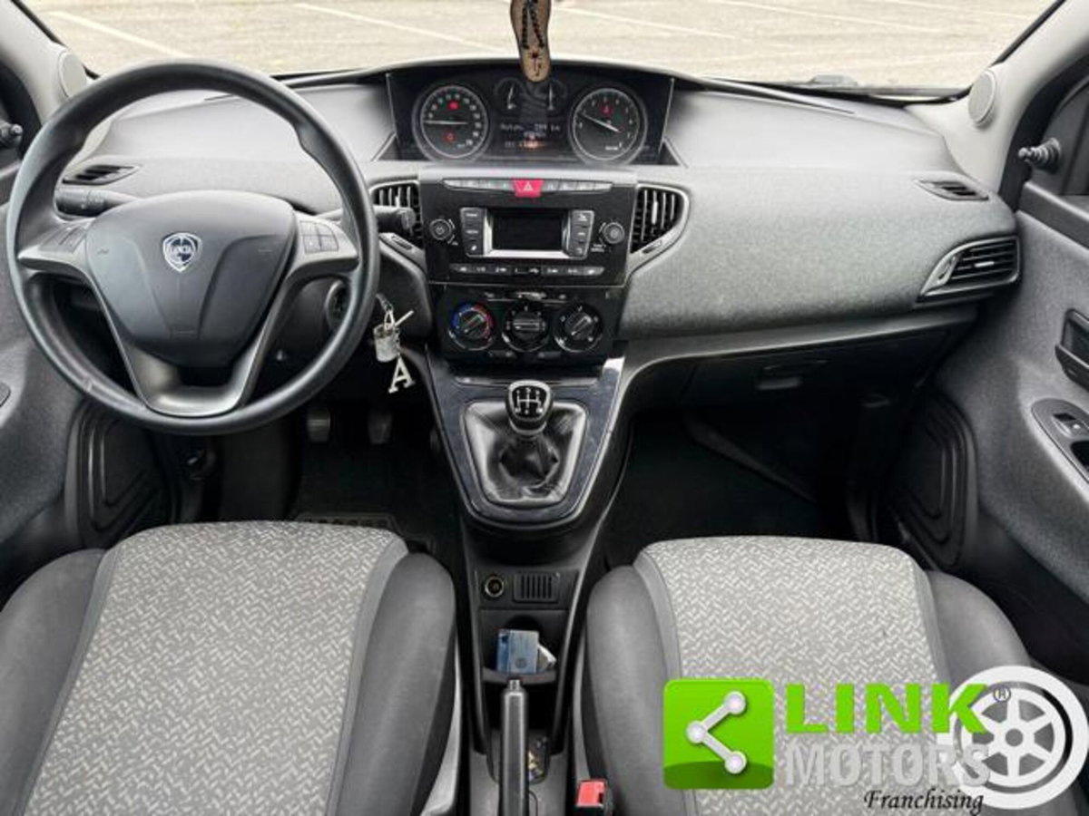 Lancia Ypsilon 1.2 69 CV 5 porte Elefantino Blu (4)