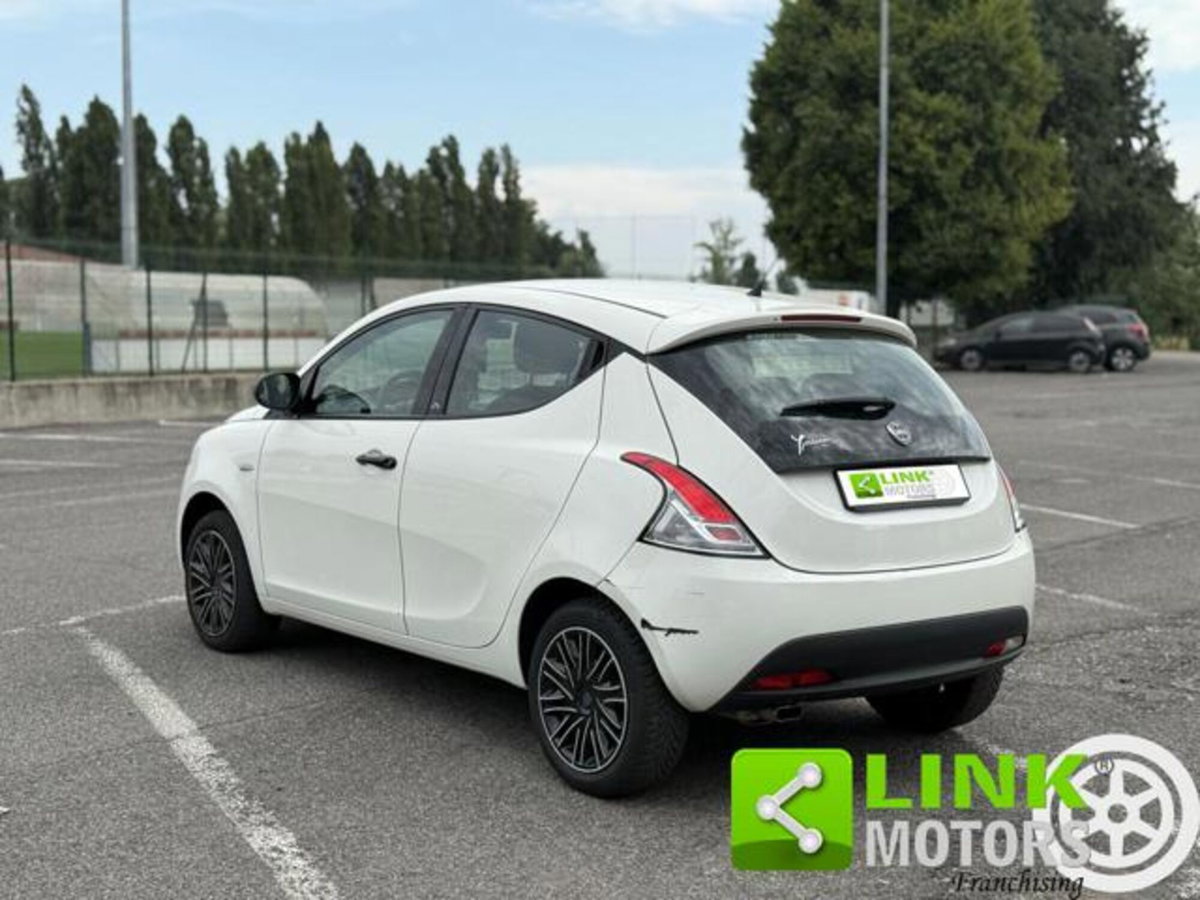 Lancia Ypsilon 1.2 69 CV 5 porte Elefantino Blu (5)