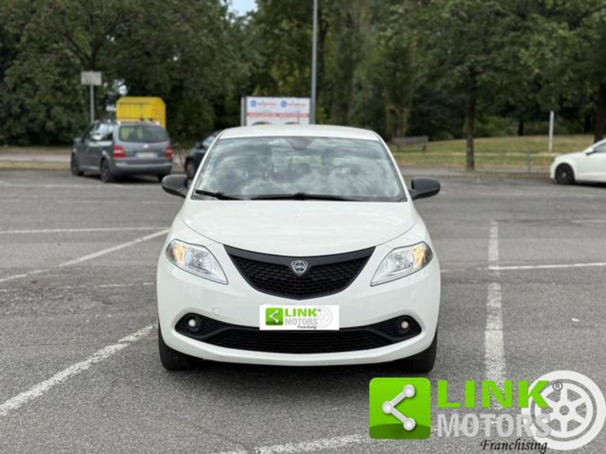 Lancia Ypsilon 1.2 69 CV 5 porte Elefantino Blu (7)