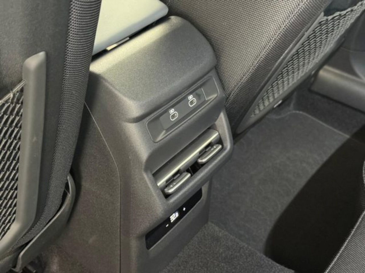 Audi Q3 Sportback 35 TDI quattro S tronic S line edition (13)