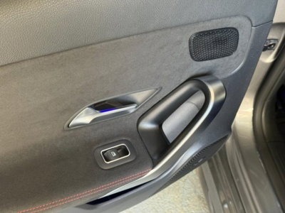 Mercedes-Benz Classe A Sedan 180 d Automatic 4p. Premium (11)