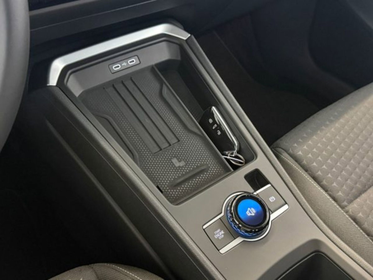 Volkswagen T-Roc 1.5 tsi Life (13)