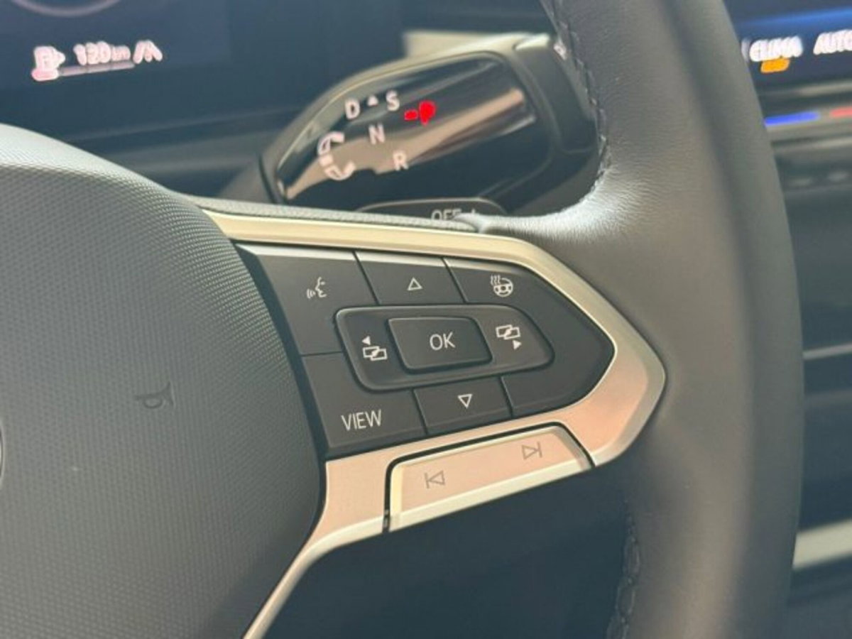 Volkswagen T-Roc 1.5 tsi Life (19)