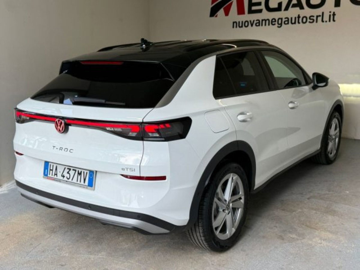 Volkswagen T-Roc 1.5 tsi Life (5)