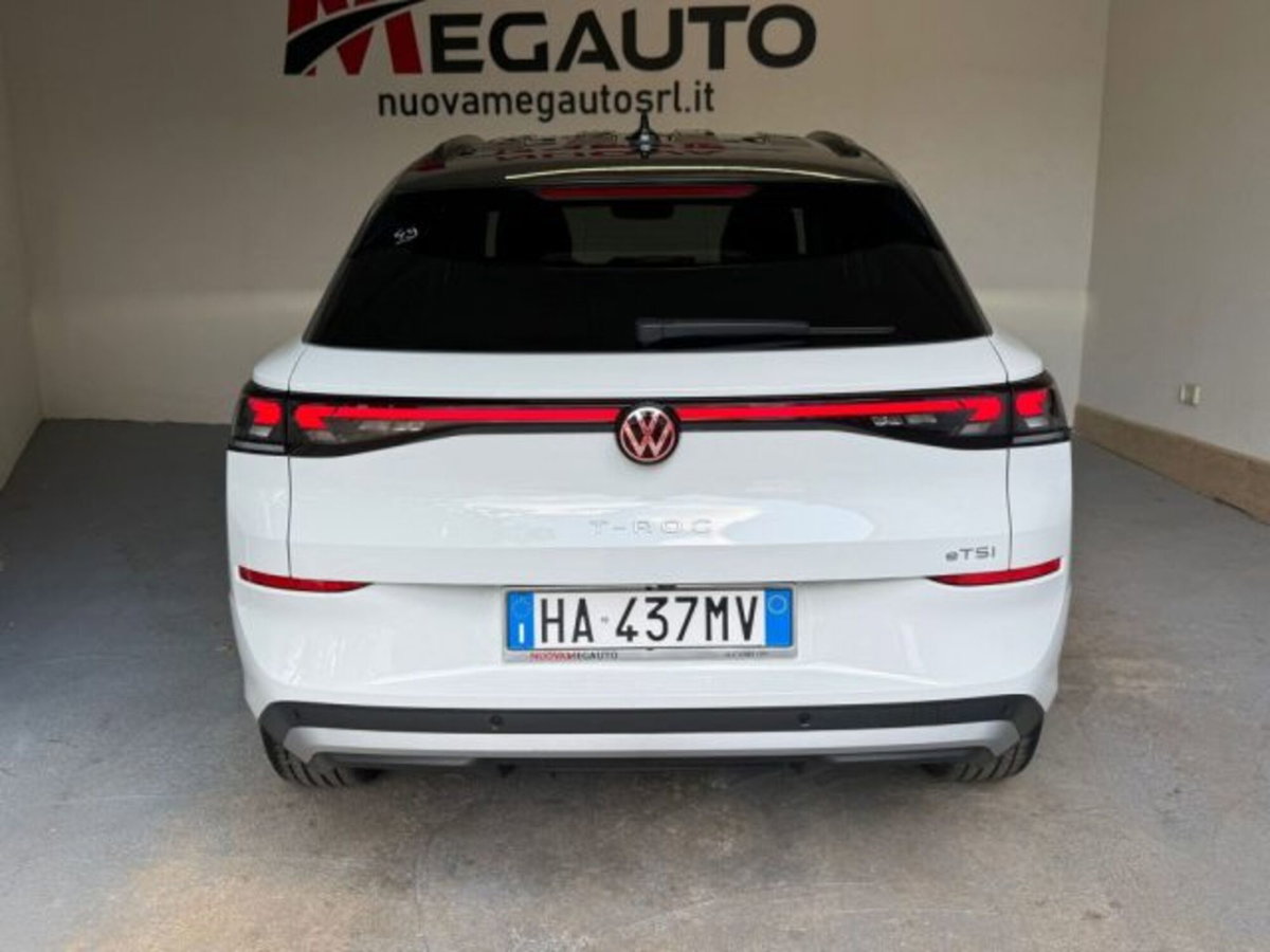 Volkswagen T-Roc 1.5 tsi Life (6)