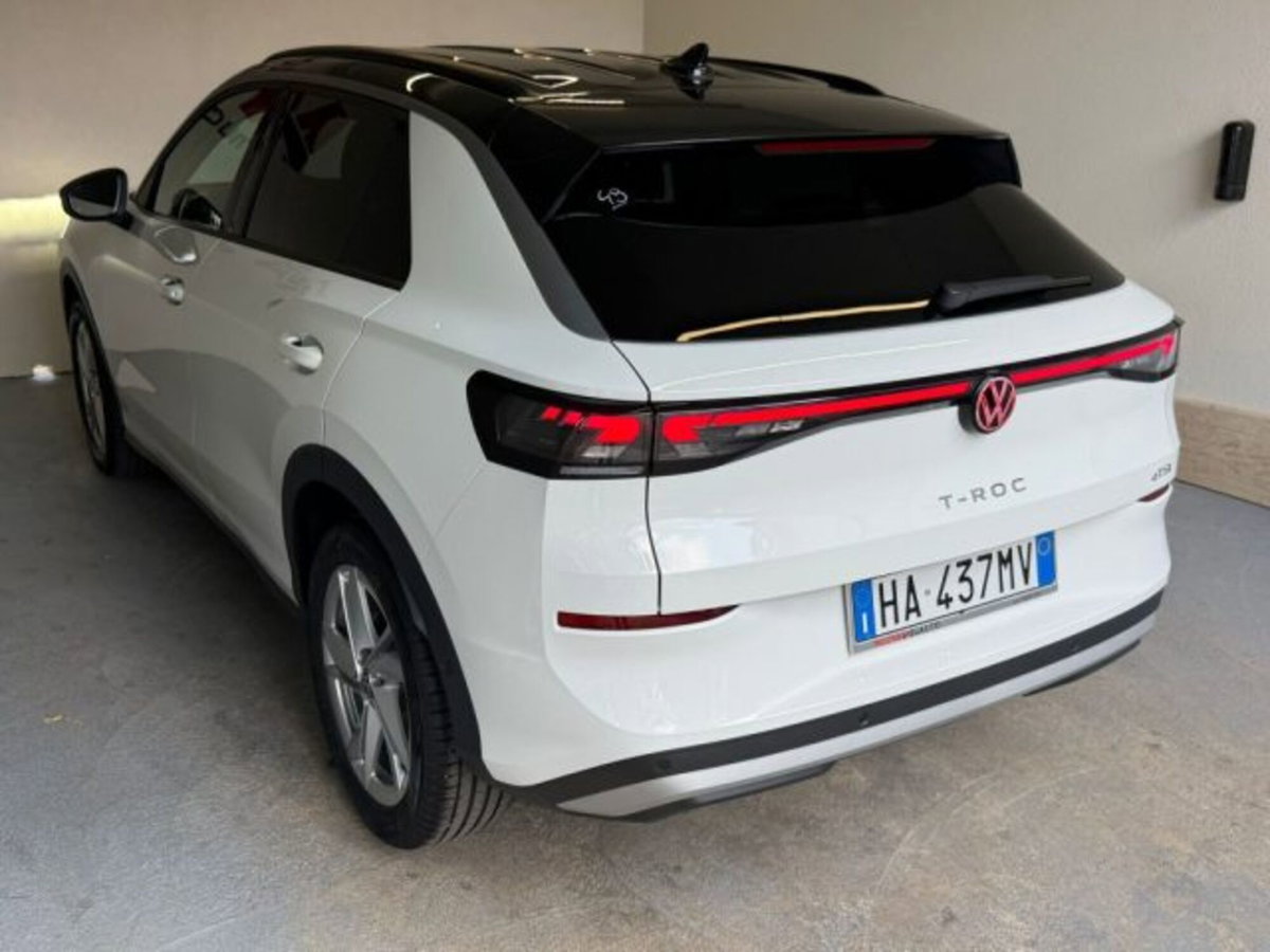 Volkswagen T-Roc 1.5 tsi Life (7)
