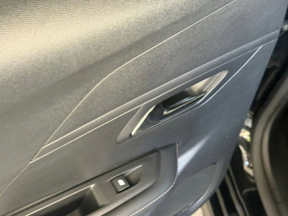 Peugeot 208 1.2 puretech Active s&s 100cv (11)