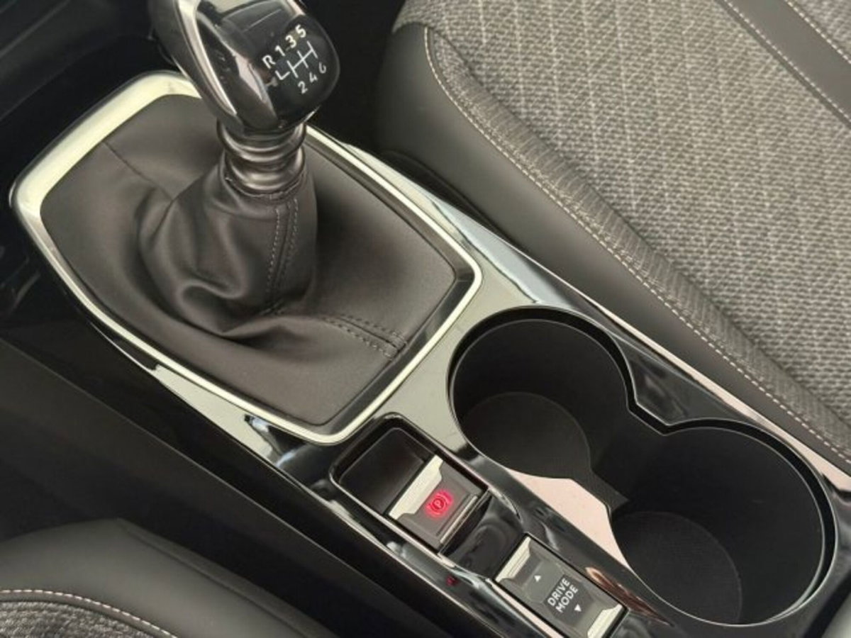 Peugeot 208 1.2 puretech Active s&s 100cv (12)