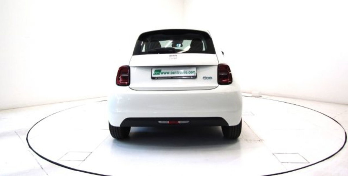 Fiat 500e Action Berlina 23,65 kWh (4)