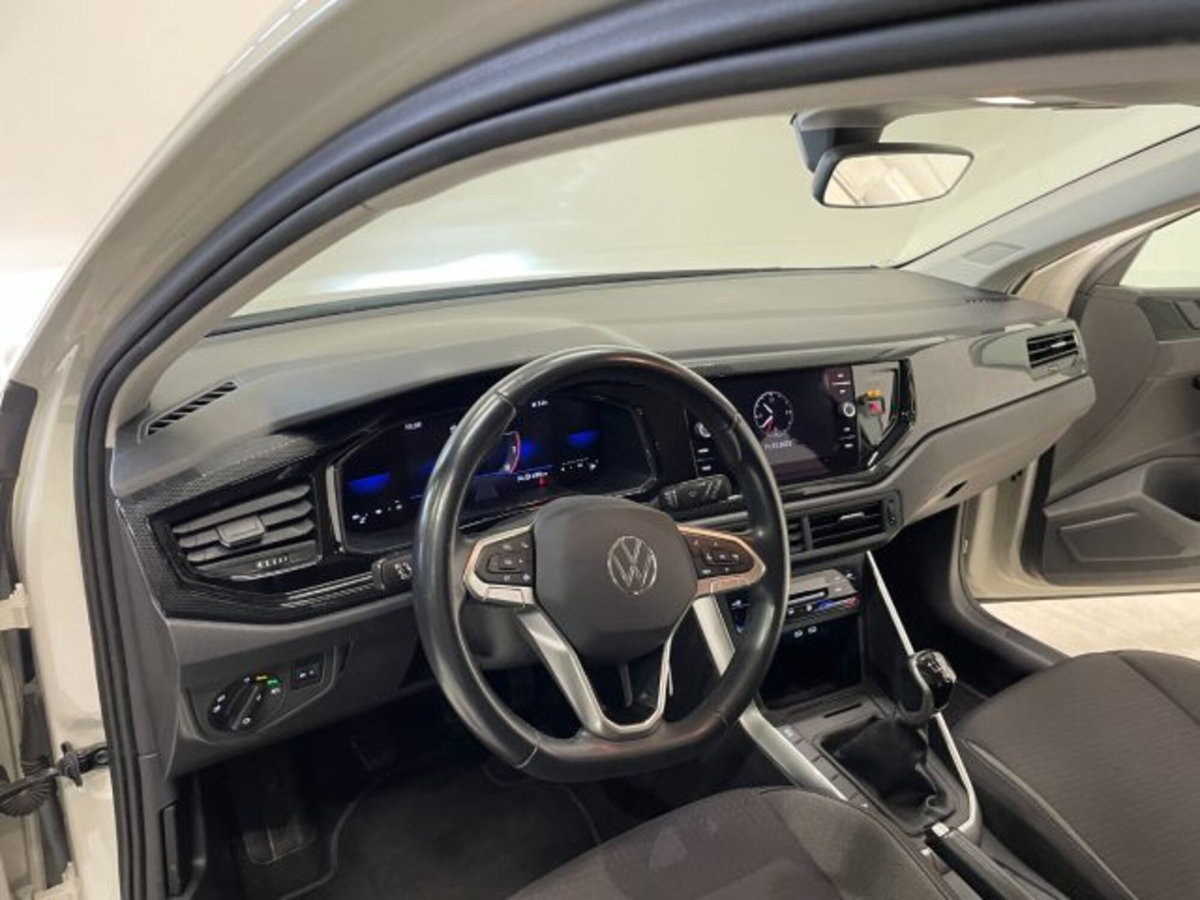 Volkswagen Polo 1.0 Life 80cv (15)