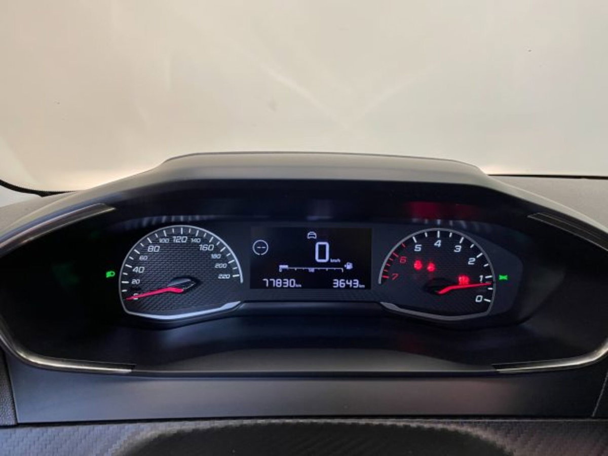 Peugeot 208 1.2 puretech Active s&s 75cv (5)