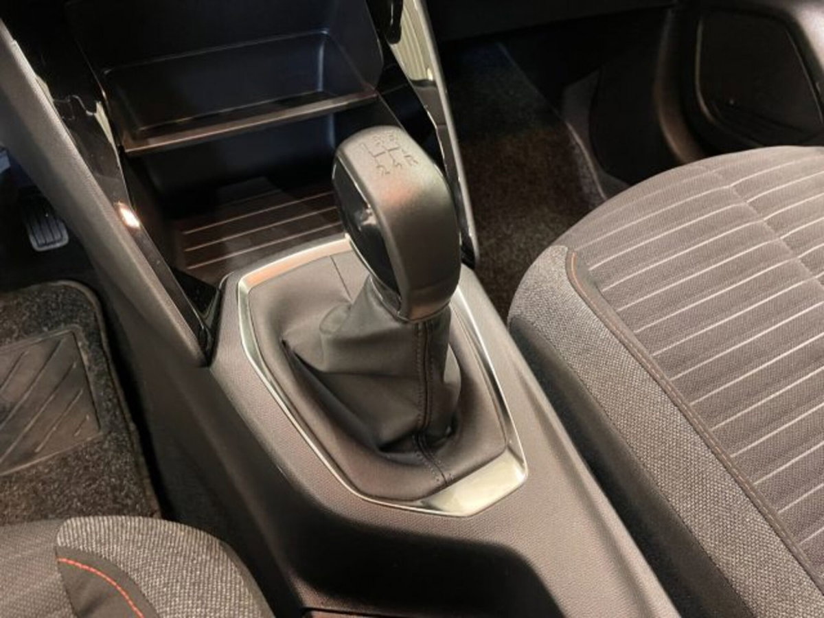 Peugeot 208 1.2 puretech Active s&s 75cv (8)