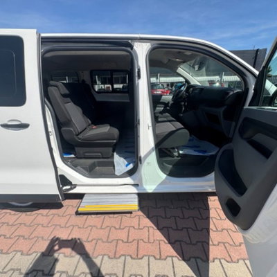 Peugeot Expert Furgone BlueHDi 120 S&S PC-TN Combi Compact (17)
