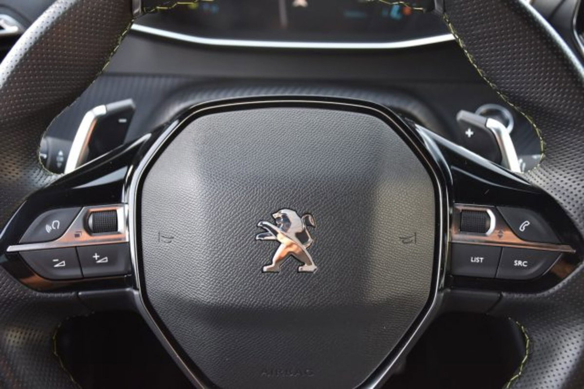 Peugeot 208 PureTech 130 Stop&Start EAT8 5 porte GT (16)