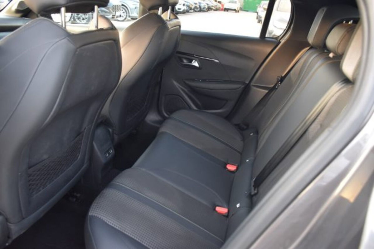 Peugeot 208 PureTech 130 Stop&Start EAT8 5 porte GT (17)