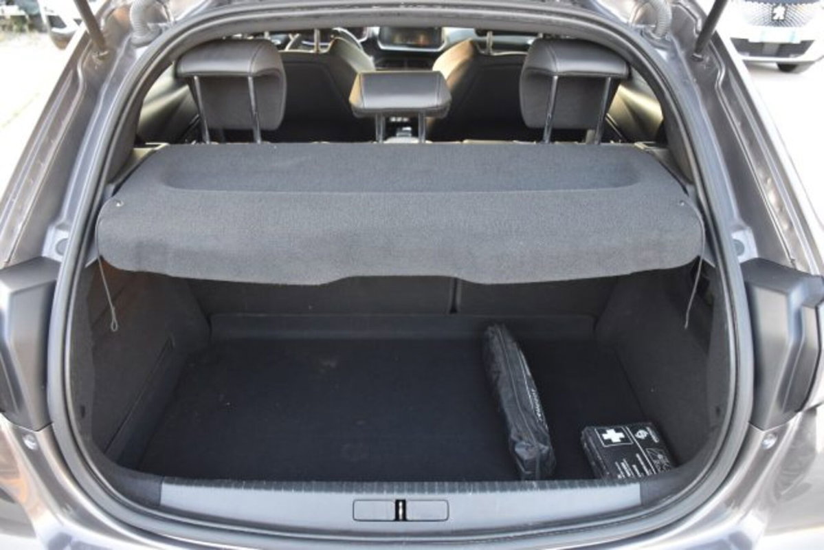 Peugeot 208 PureTech 130 Stop&Start EAT8 5 porte GT (18)
