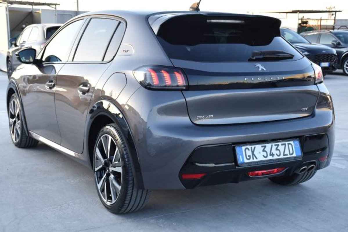 Peugeot 208 PureTech 130 Stop&Start EAT8 5 porte GT (6)