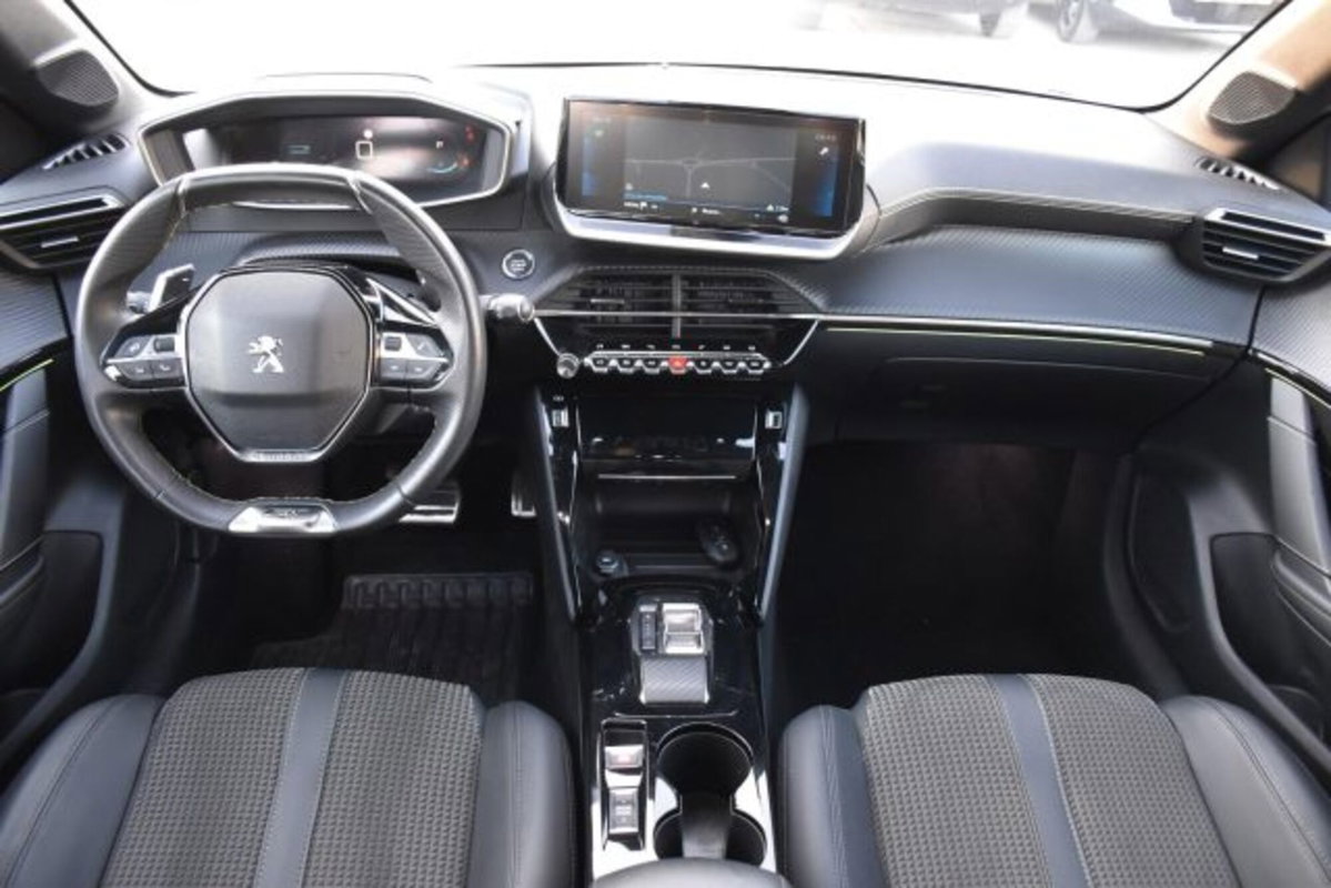 Peugeot 208 PureTech 130 Stop&Start EAT8 5 porte GT (7)