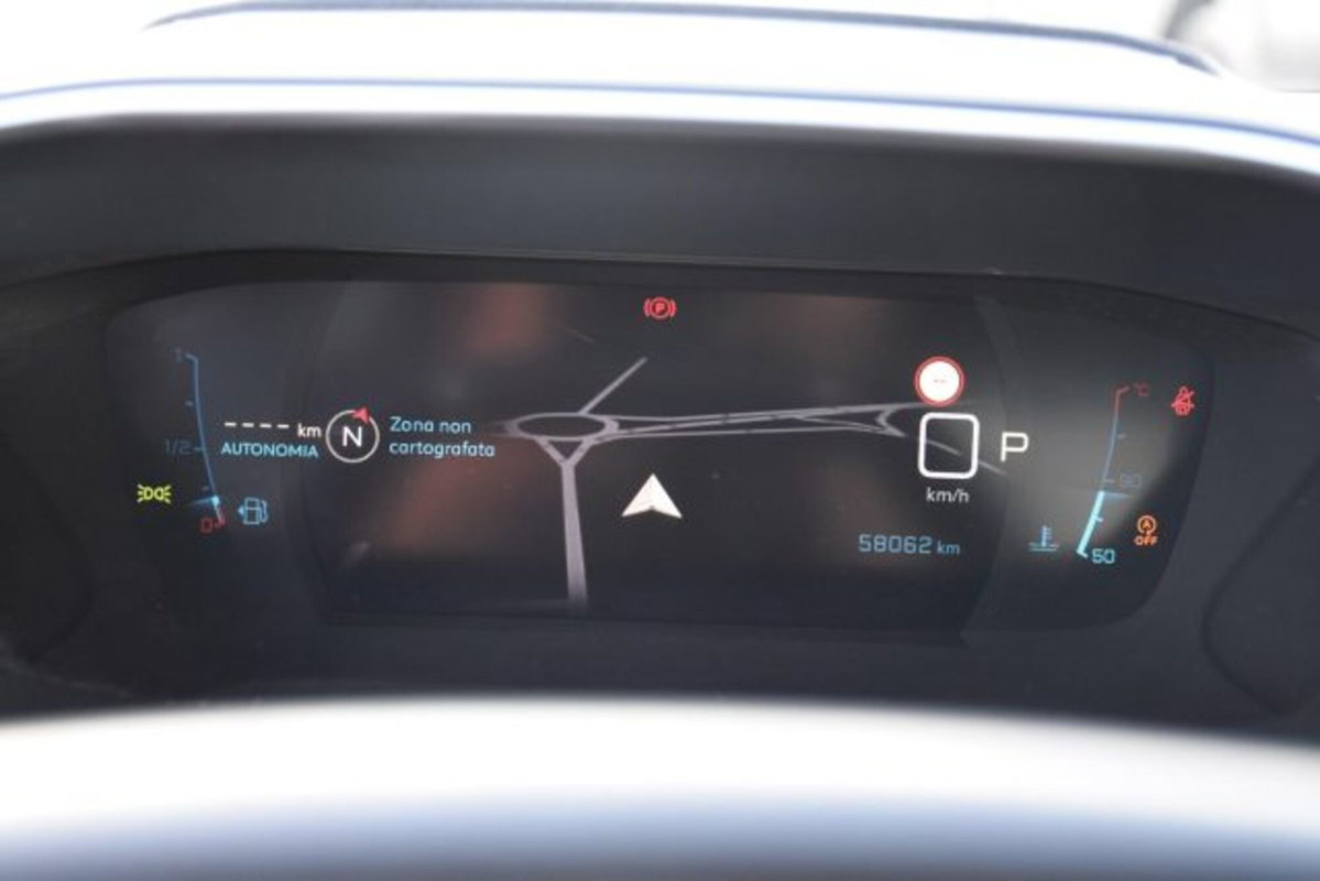 Peugeot 208 PureTech 130 Stop&Start EAT8 5 porte GT (9)