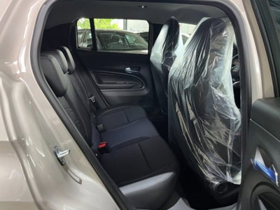 Jeep Avenger 1.2 turbo e-hybrid mhev Summit fwd 110cv edct6 (13)
