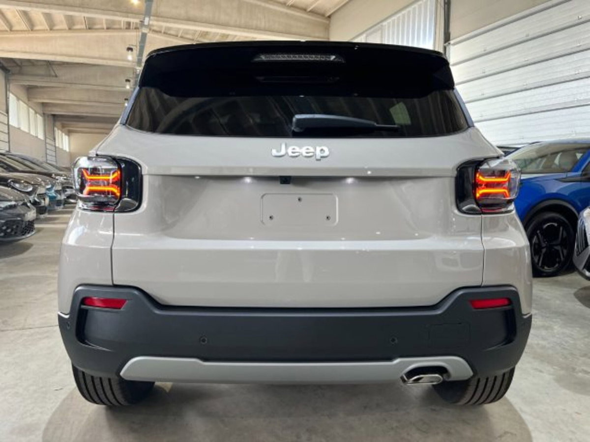 Jeep Avenger 1.2 turbo e-hybrid mhev Summit fwd 110cv edct6 (7)