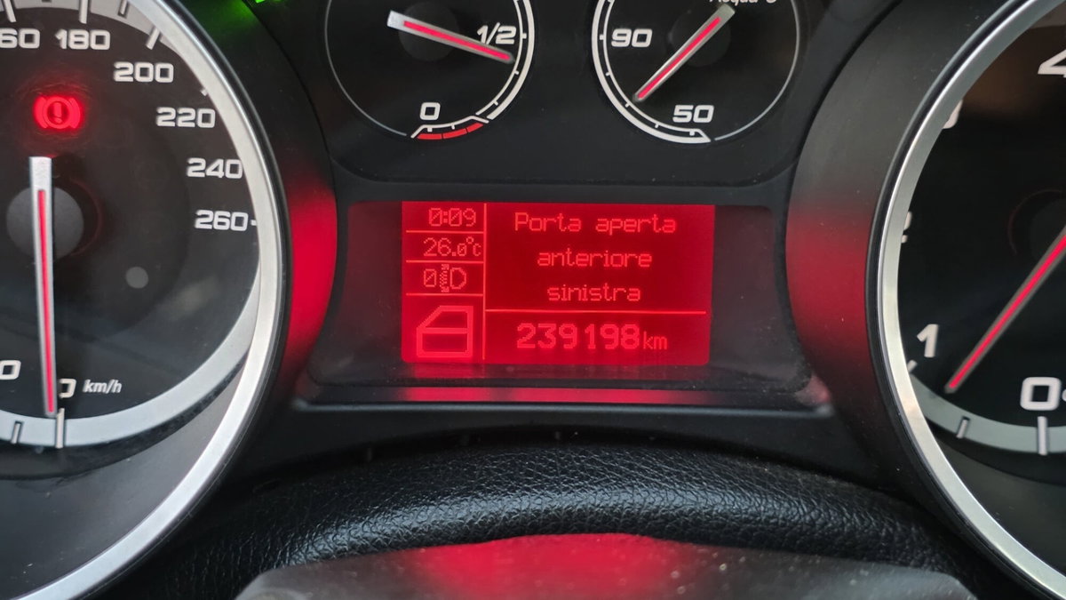 Alfa Romeo Giulietta 2.0 JTDm-2 Progression 140cv (15)
