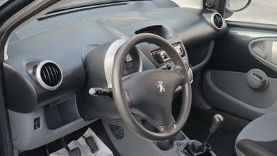 Peugeot 107 68CV 5p. Allure (10)