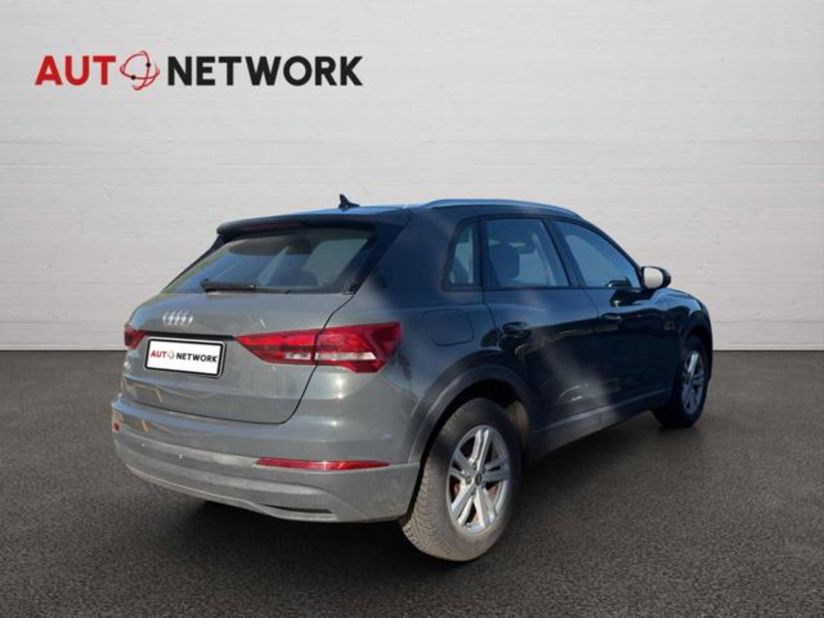 Audi Q3 35 TDI quattro S tronic Business (2)