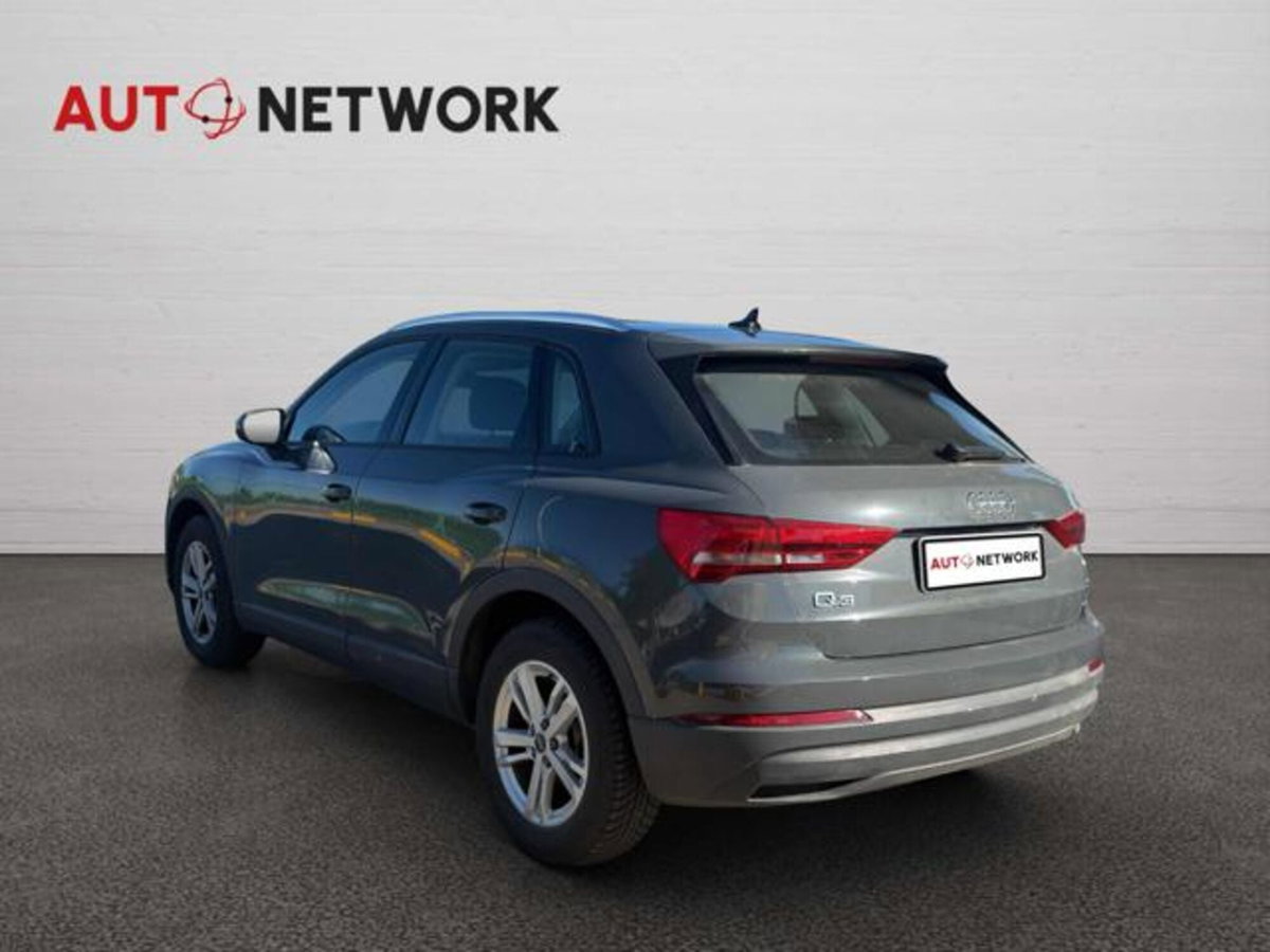 Audi Q3 35 TDI quattro S tronic Business (4)