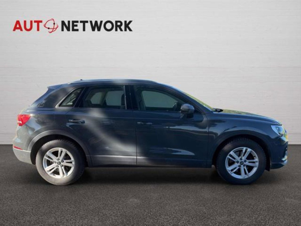 Audi Q3 35 TDI quattro S tronic Business (8)