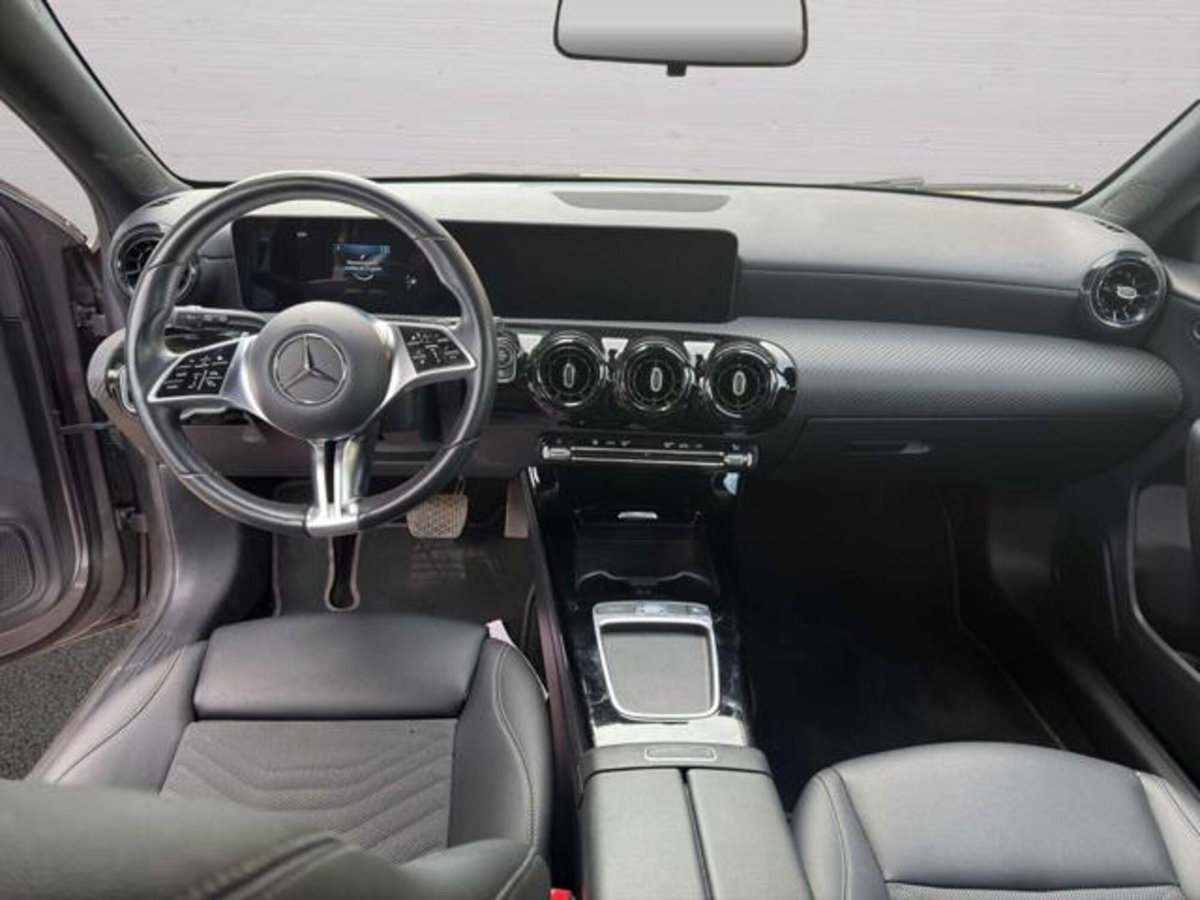 Mercedes-Benz Classe A Sedan 180 Automatic 4p. Executive (11)