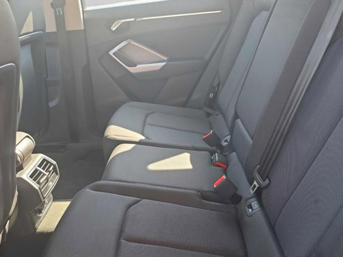 Audi Q3 45 TFSI e S tronic Business (10)