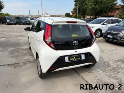 Toyota Aygo 1.0 VVT-i 69 CV 5 porte x-pure (11)